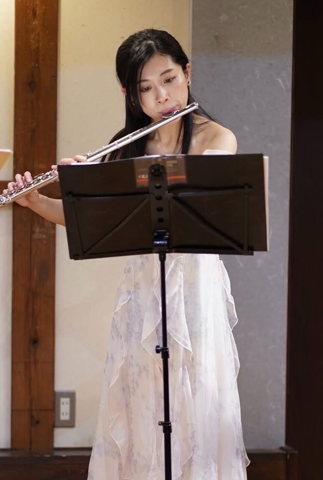 新潟のフルート教室・吉井美月先生の演奏風景