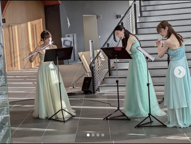 新潟クラシックストリートでのアンサンブル演奏（キャトルフルート）